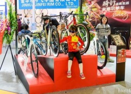 乱轮国产,神秘古国的奇幻之旅